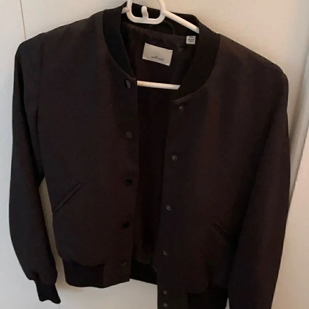 Aritzia Black New Bomber XXS